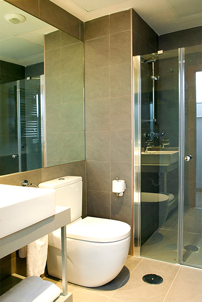 Baño del apartamento de 2 habitaciones del Edificio Proinca Infanta Mercedes de Madrid 
