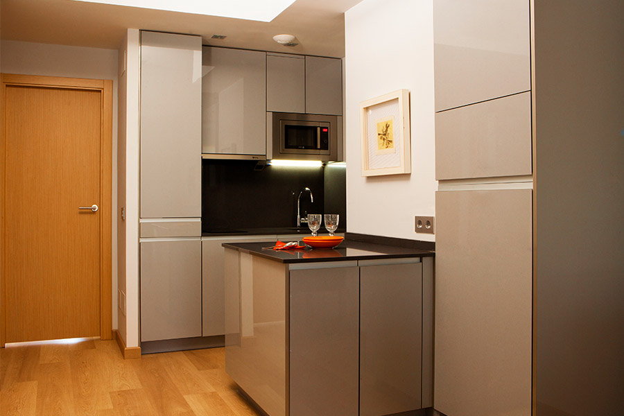 Cocina del apartamento de 2 habitaciones del Edificio Proinca Infanta Mercedes de Madrid  