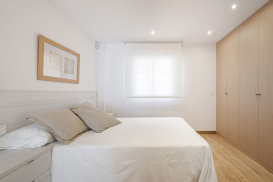 Dormitorio suite 1 del piso de 4 habitaciones de alquiler en Cuatro Caminos, Madrid.