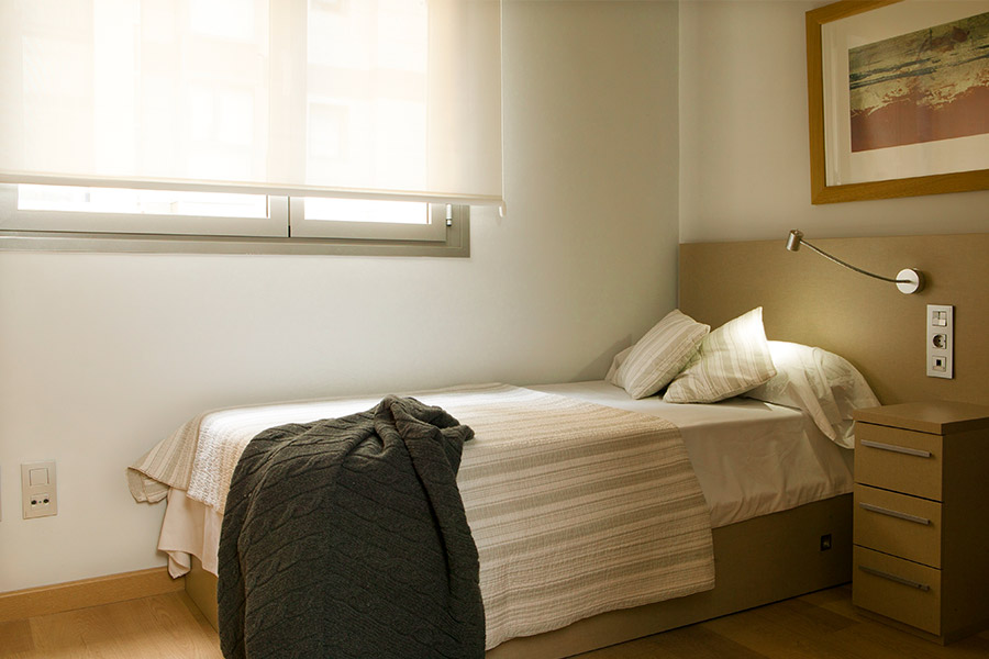 Habitación individual del apartamento de 2 habitaciones del Edificio Proinca Infanta Mercedes de Madrid  