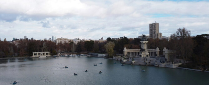 Un día caní en Madrid: remando en el retiro + cambio de guardia + cocido madrileño