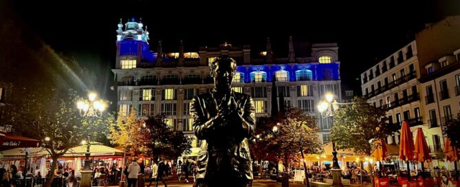 Santa Ana, una plaza muy… de Madrid