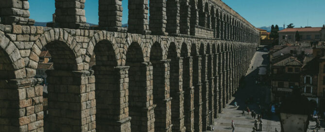 Escapadas desde madrid para domingueros: ávila, guadalajara, segovia y toledo.