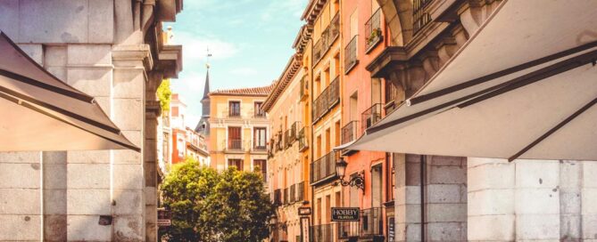 Ruta por edificios antiguos de la ciudad de Madrid